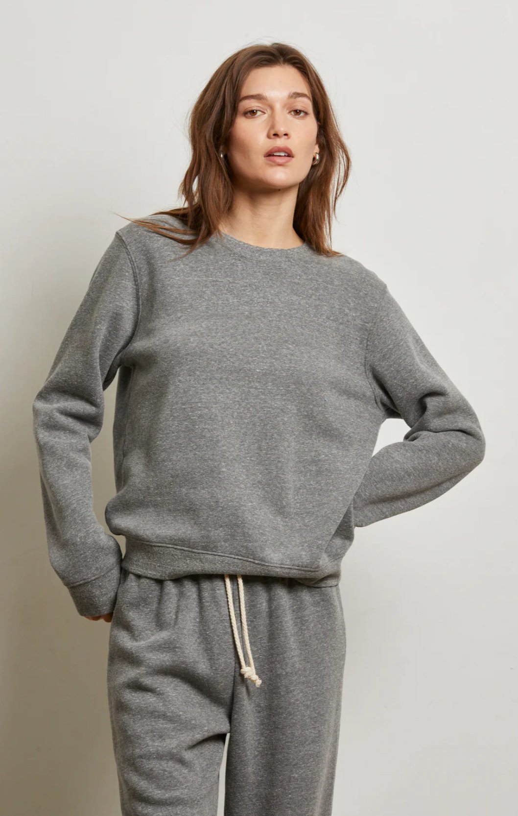 Perfect White Tee Scarlett Basic Sweatshirt