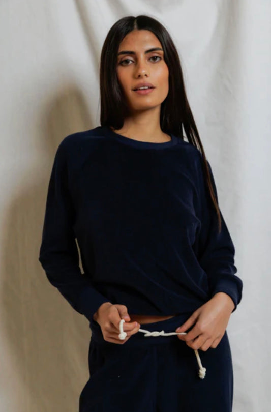Perfect White Tee Saylor Sweatshirt
